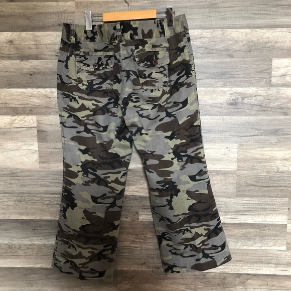 Nevada Cropped Flare Camouflage Pants Size 12 - Picture 2 of 12